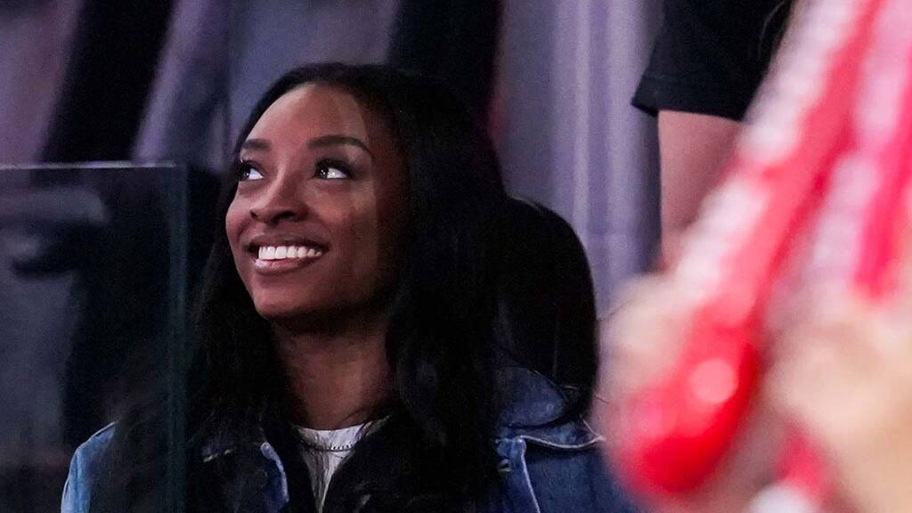 Caitlin Clark and Fever teammates thrilled to meet Olympic champions Simone Biles and Gabby Thomas